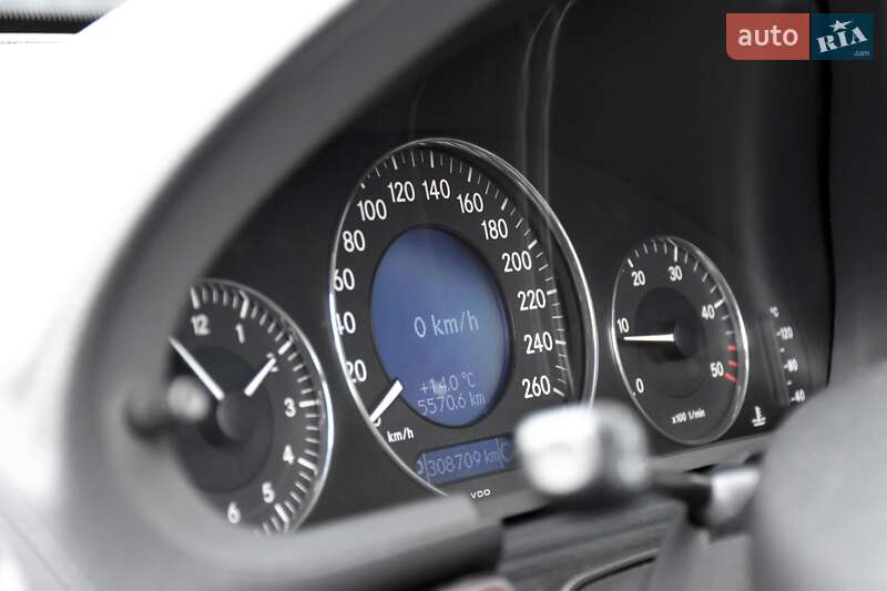 Седан Mercedes-Benz E-Class 2004 в Дрогобыче
