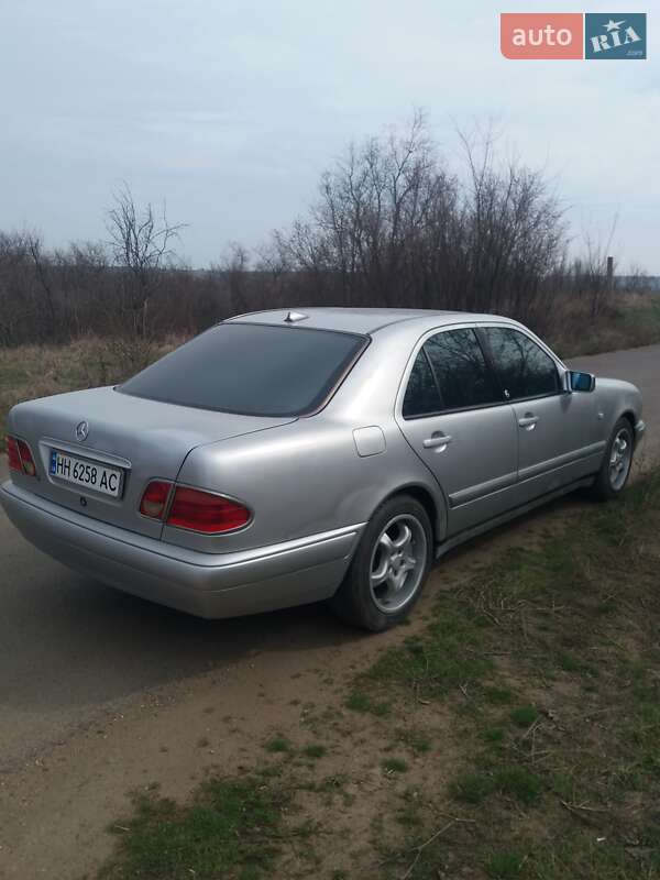 Седан Mercedes-Benz E-Class 1999 в Березівці