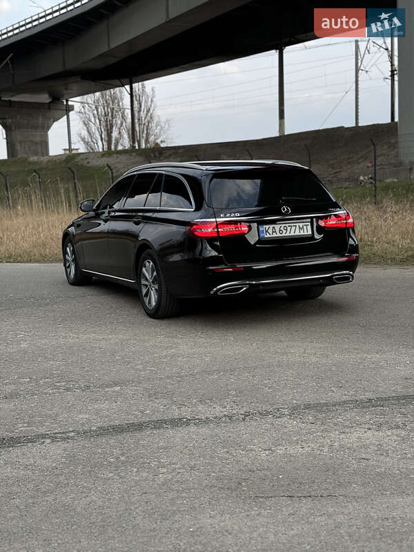 Универсал Mercedes-Benz E-Class 2017 в Киеве