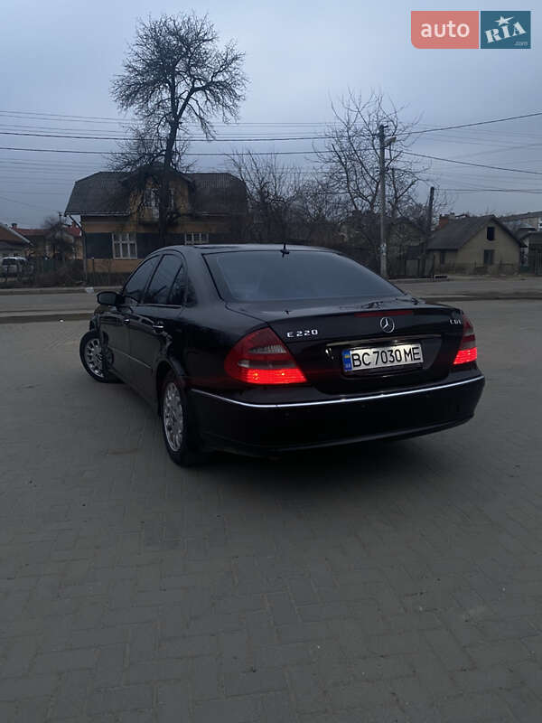 Седан Mercedes-Benz E-Class 2005 в Самборе