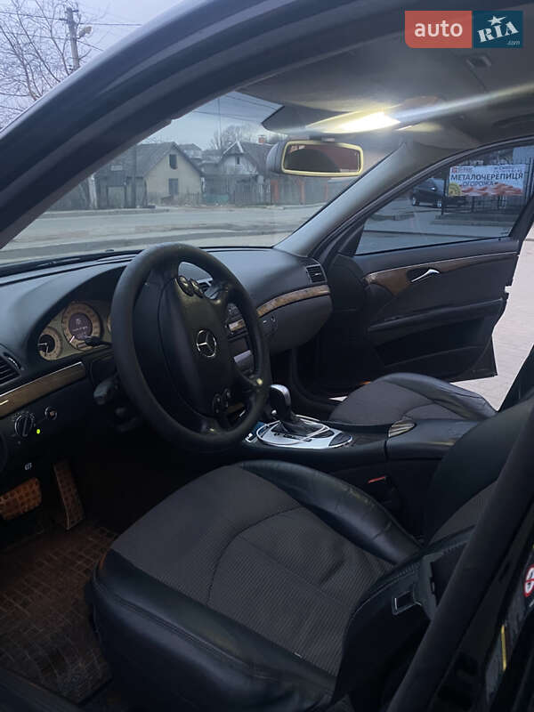 Седан Mercedes-Benz E-Class 2005 в Самборе