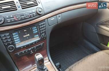 Седан Mercedes-Benz E-Class 2002 в 