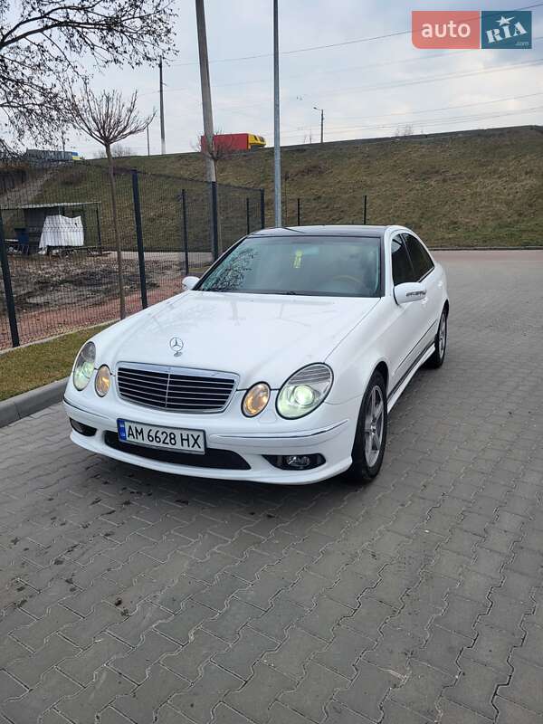 Седан Mercedes-Benz E-Class 2002 в Житомирі
