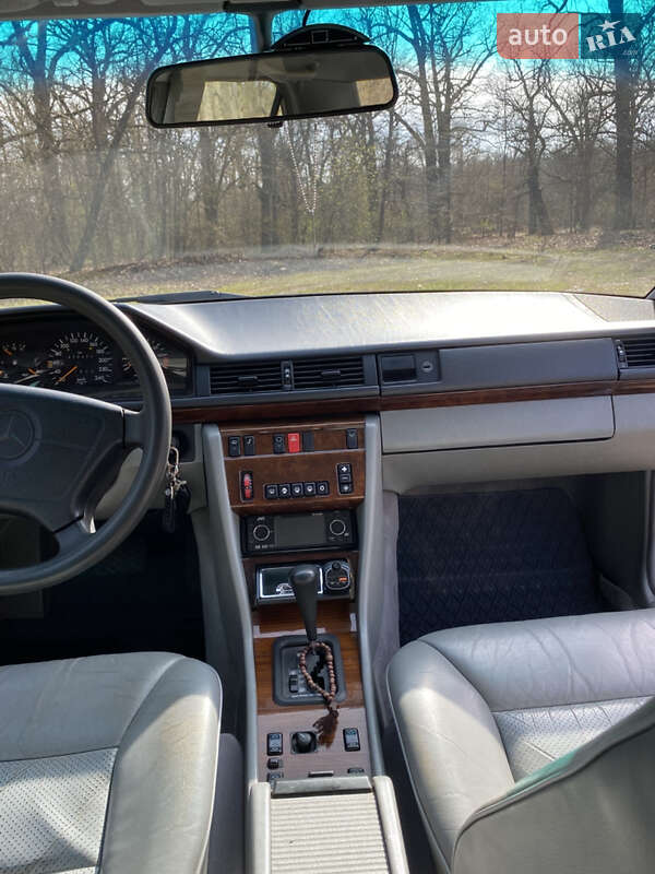 Седан Mercedes-Benz E-Class 1993 в Белой Церкви фото 14 Седан Mercedes-Benz E-Class 1993 в Белой Церкви