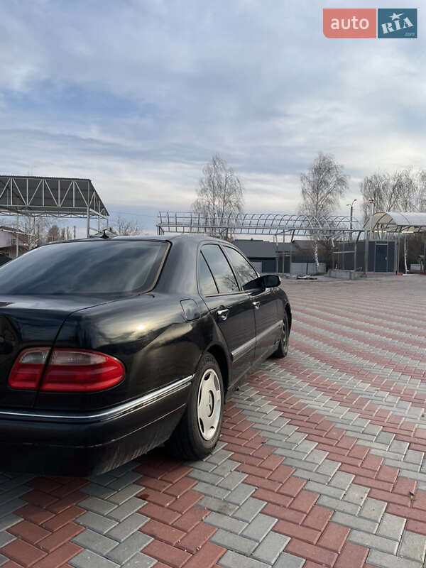 Седан Mercedes-Benz E-Class 2000 в Білій Церкві