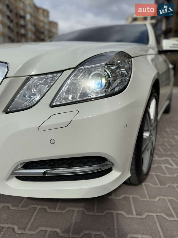 Седан Mercedes-Benz E-Class 2011 в Софиевской Борщаговке