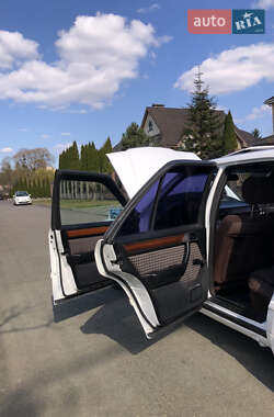 Седан Mercedes-Benz E-Class 1988 в 