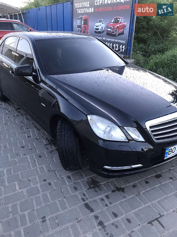 Седан Mercedes-Benz E-Class 2012 в Коломые