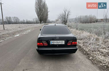 Седан Mercedes-Benz E-Class 2001 в 