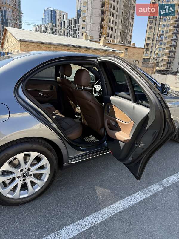 Седан Mercedes-Benz E-Class 2018 в Киеве