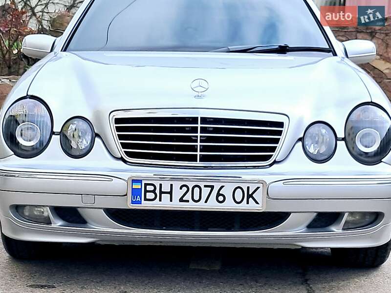 Седан Mercedes-Benz E-Class 2000 в 