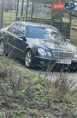 Седан Mercedes-Benz E-Class 2002 в 