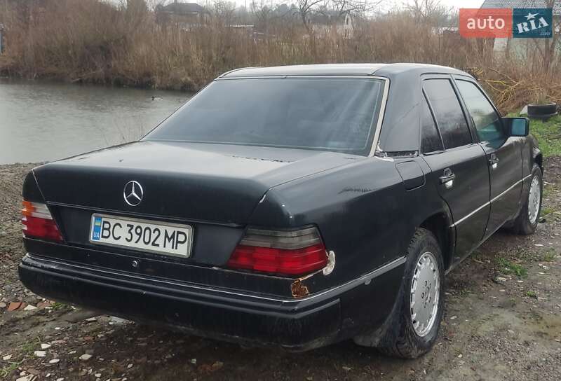 Седан Mercedes-Benz E-Class 1991 в Львове
