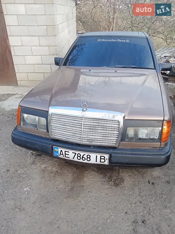 Mercedes-Benz E-Class 1987