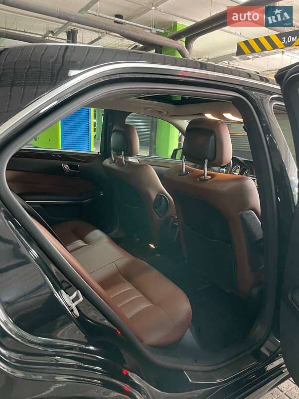 Седан Mercedes-Benz E-Class 2013 в Киеве