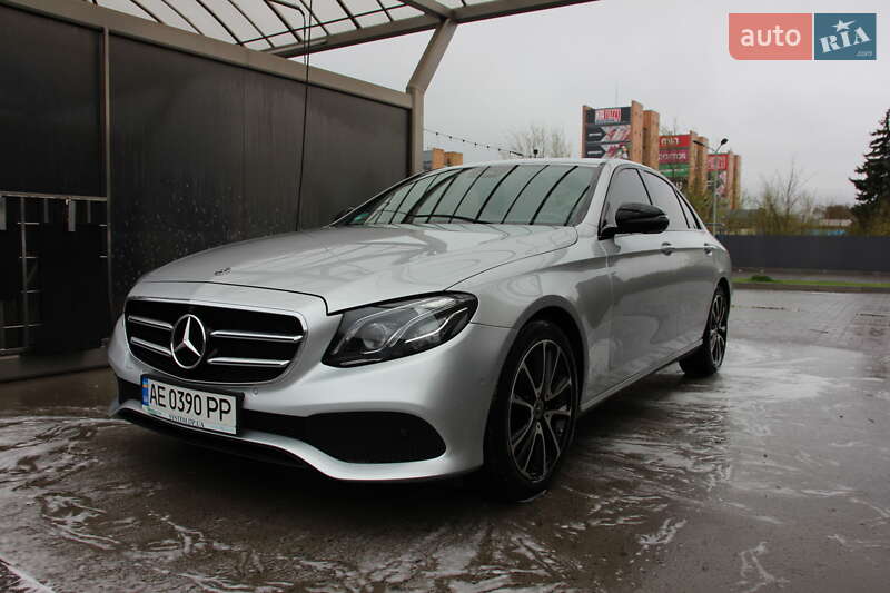 Седан Mercedes-Benz E-Class 2017 в Днепре