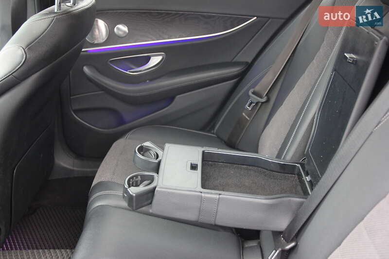 Седан Mercedes-Benz E-Class 2017 в Днепре