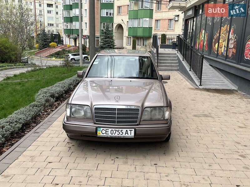 Седан Mercedes-Benz E-Class 1994 в 