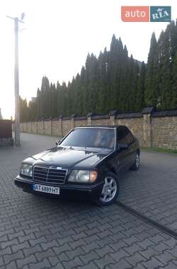 Седан Mercedes-Benz E-Class 1992 в 