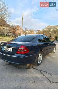 Седан Mercedes-Benz E-Class 2002 в 