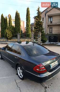 Седан Mercedes-Benz E-Class 2002 в 