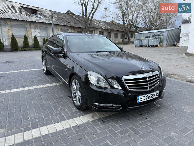 Седан Mercedes-Benz E-Class 2012 в Кропивницькому
