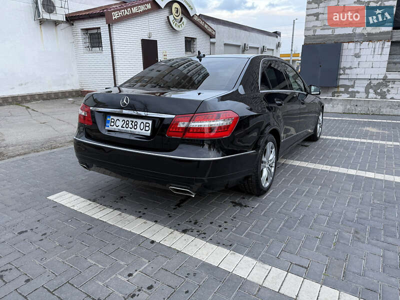 Седан Mercedes-Benz E-Class 2012 в Кропивницькому