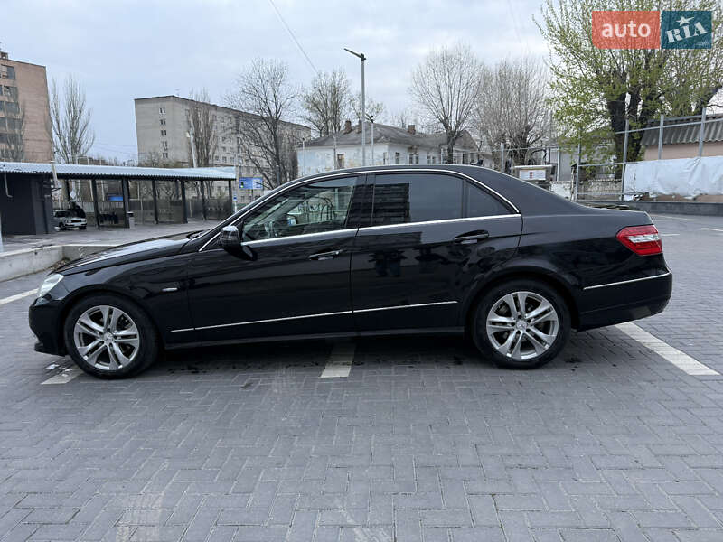 Седан Mercedes-Benz E-Class 2012 в Кропивницькому