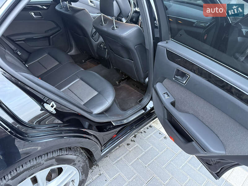 Седан Mercedes-Benz E-Class 2012 в Кропивницькому