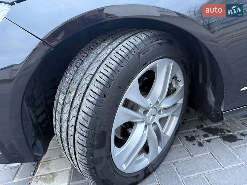 Седан Mercedes-Benz E-Class 2012 в Кропивницькому