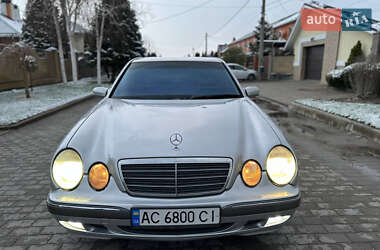 Седан Mercedes-Benz E-Class 2000 в 