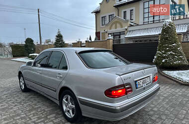 Седан Mercedes-Benz E-Class 2000 в 