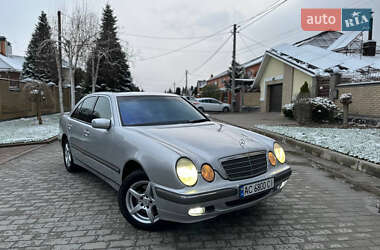 Седан Mercedes-Benz E-Class 2000 в 