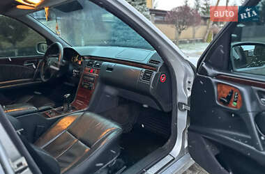 Седан Mercedes-Benz E-Class 2000 в 