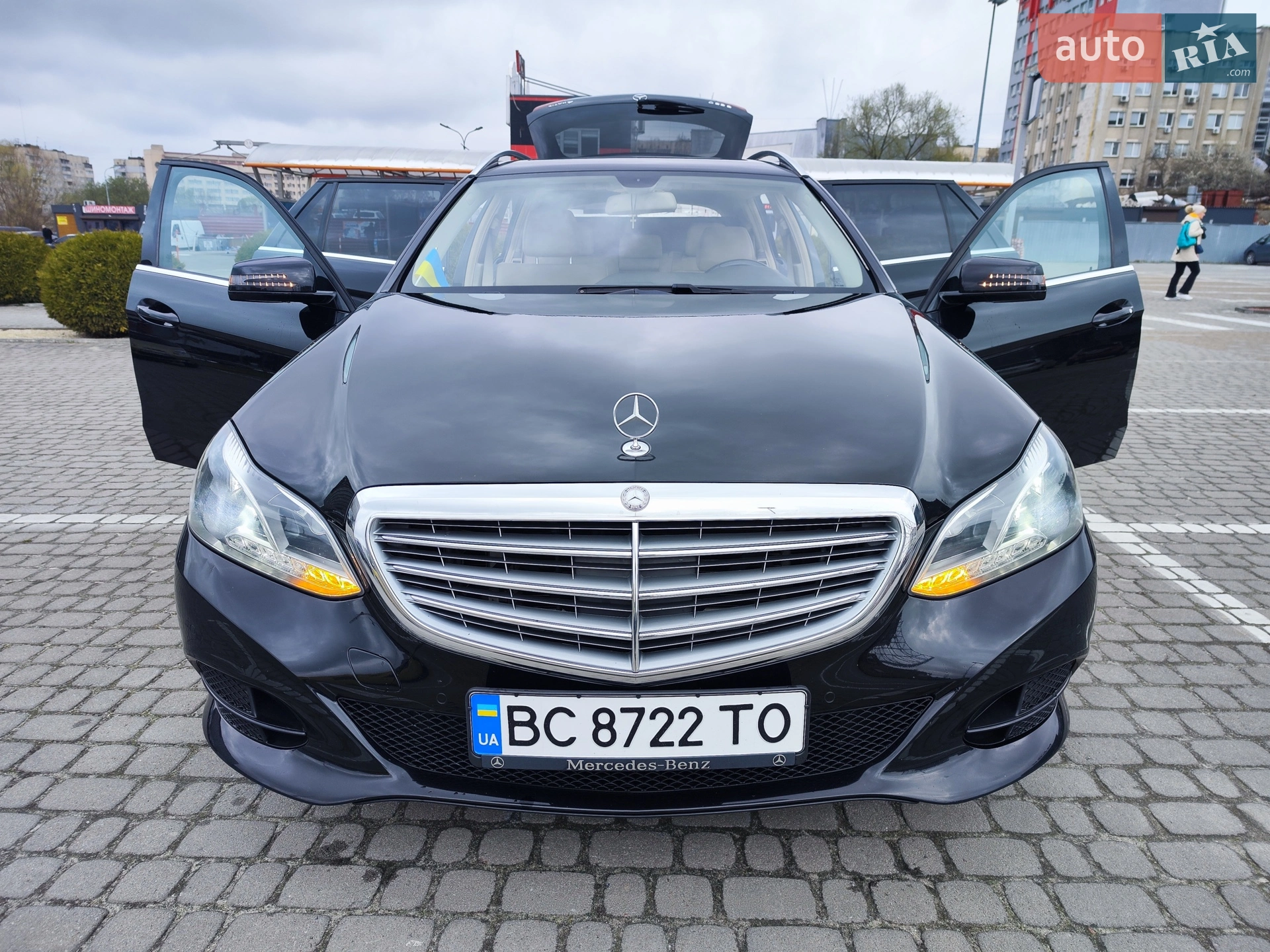 2016 Mercedes-Benz E-klasse - фото 1