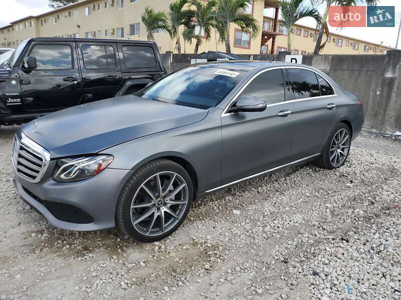 Седан Mercedes-Benz E-Class 2018 в 