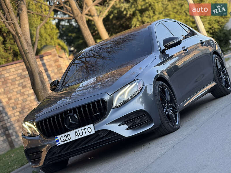 Седан Mercedes-Benz E-Class 2017 в Києві