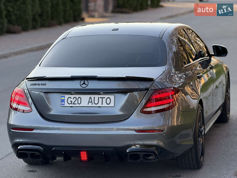 Седан Mercedes-Benz E-Class 2017 в Києві
