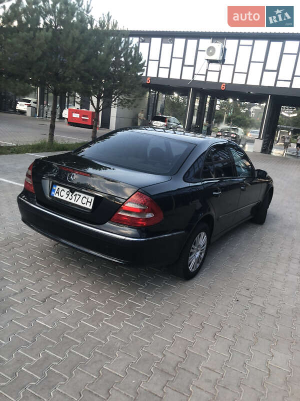 Седан Mercedes-Benz E-Class 2002 в Ровно