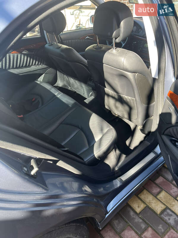 Седан Mercedes-Benz E-Class 2006 в Петродолинском