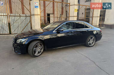 Седан Mercedes-Benz E-Class 2016 в 