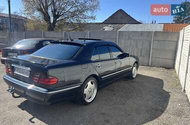 Седан Mercedes-Benz E-Class 2001 в 