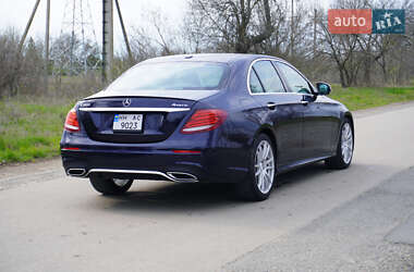 Седан Mercedes-Benz E-Class 2016 в 