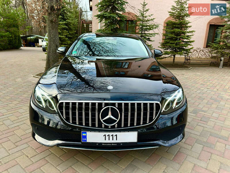 Седан Mercedes-Benz E-Class 2016 в 