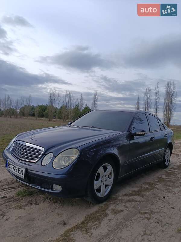 Седан Mercedes-Benz E-Class 2002 в Владимире