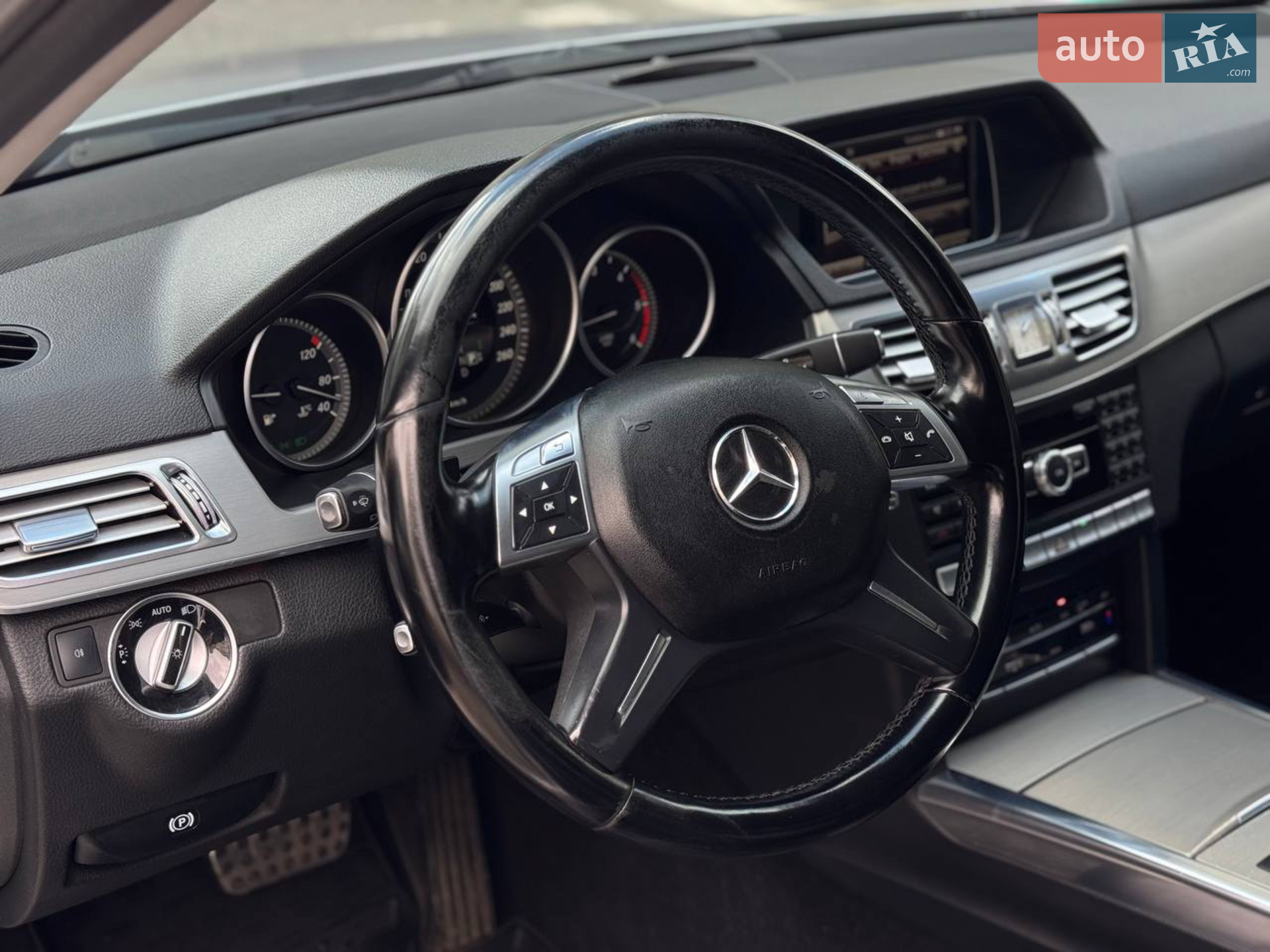 2013 Mercedes-Benz E-klasse - мініатюра 33