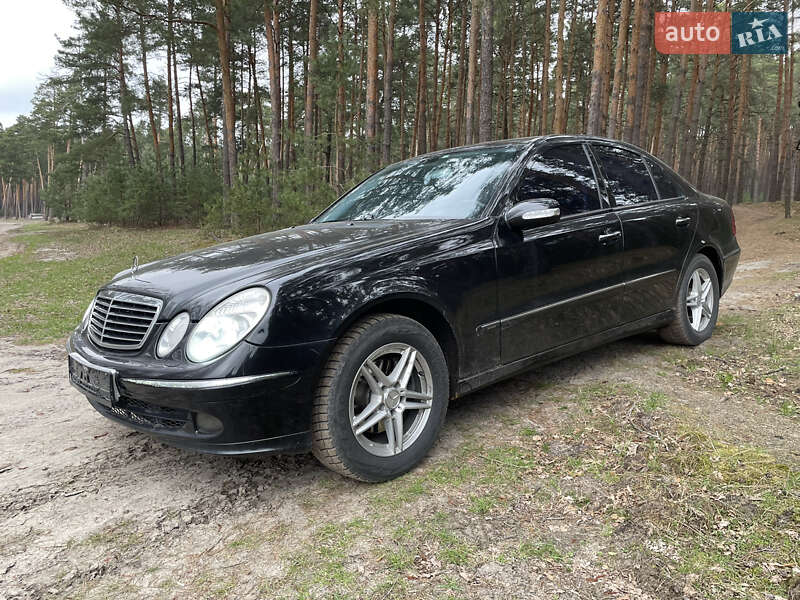 Седан Mercedes-Benz E-Class 2004 в 