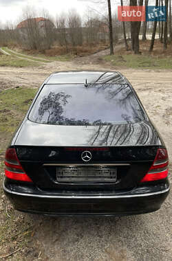Седан Mercedes-Benz E-Class 2004 в 