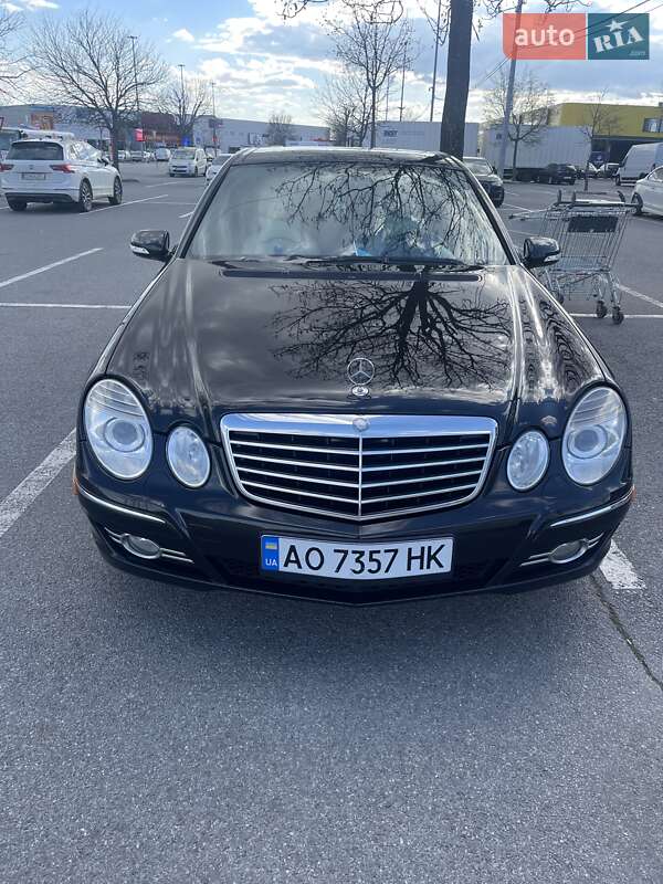 Седан Mercedes-Benz E-Class 2006 в Ужгороді