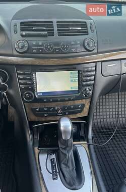Универсал Mercedes-Benz E-Class 2005 в 